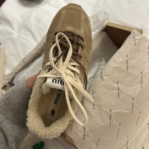 NEW BALANCE x MIU MIU 530 SL bleached suede leather sneakers - size 39.5 - Picture 8 of 9